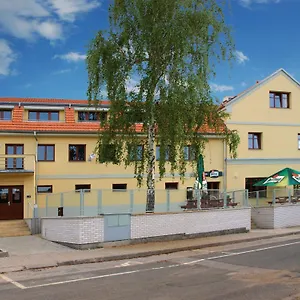 https://penzion-a-restaurace-simanda.praguehotelsweb.com